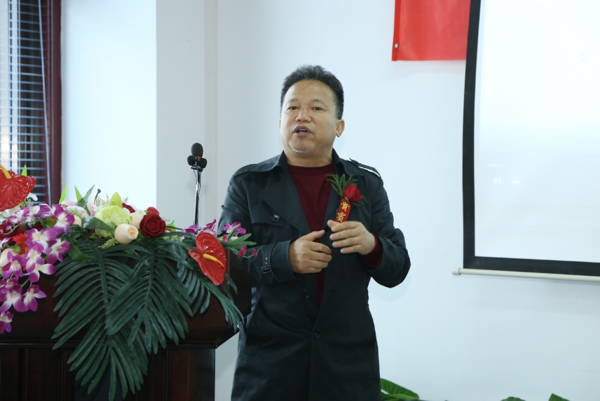中央美术学院城市设计学院研究生部主任吕中元讲话.jpg